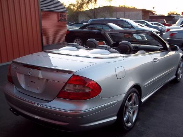 Mercedes-Benz CLK Class 2006 photo 3