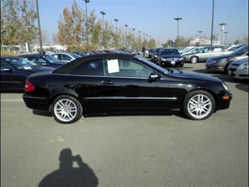 Mercedes-Benz CLK Class 2008 photo 3