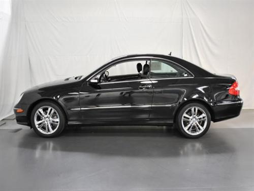 Mercedes-Benz CLK Class 2008 photo 2