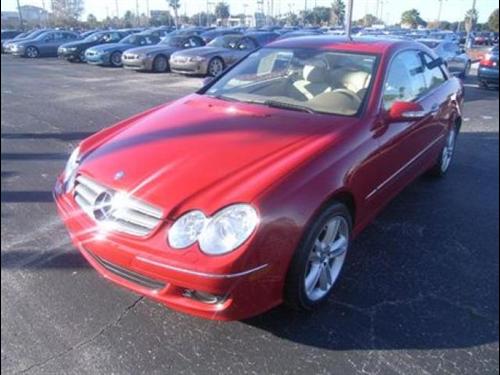Mercedes-Benz CLK Class 2008 photo 2