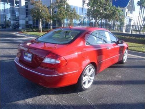 Mercedes-Benz CLK Class 2008 photo 4