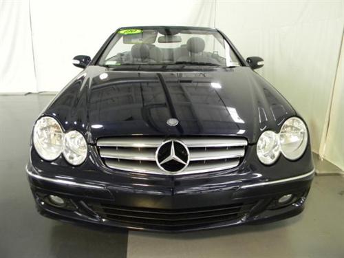 Mercedes-Benz CLK Class 2009 photo 1