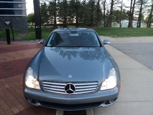 Mercedes-Benz CLS-Class XLT Super Duty Cab4wd Sedan