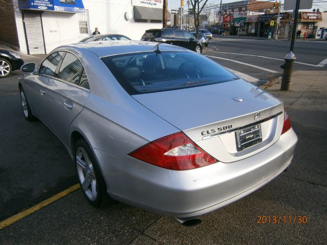Mercedes-Benz CLS-Class 2006 photo 2