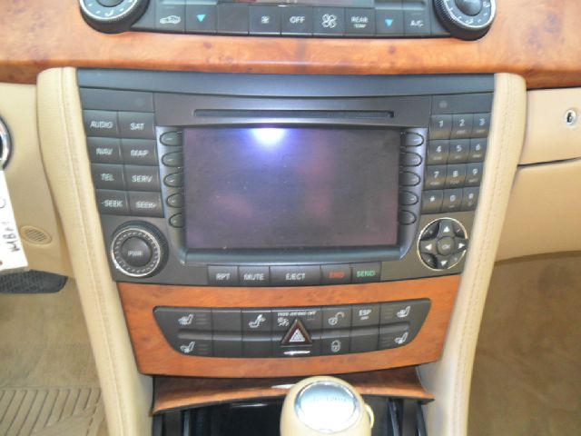 Mercedes-Benz CLS-Class 2006 photo 2
