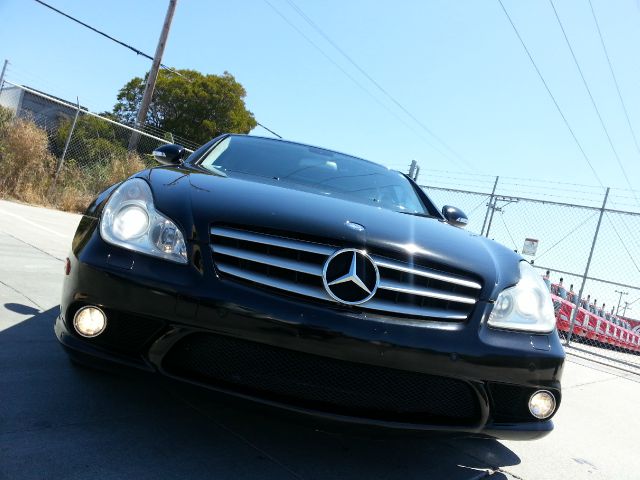 Mercedes-Benz CLS-Class 2006 photo 2