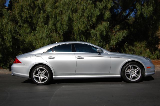 Mercedes-Benz CLS-Class Extended VERY LOW Miles Sedan