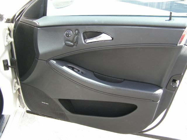 Mercedes-Benz CLS-Class Extended VERY LOW Miles Sedan