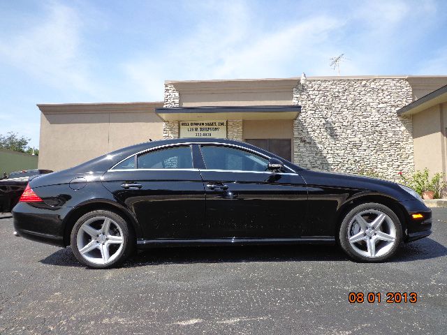 Mercedes-Benz CLS-Class Extended VERY LOW Miles Sedan