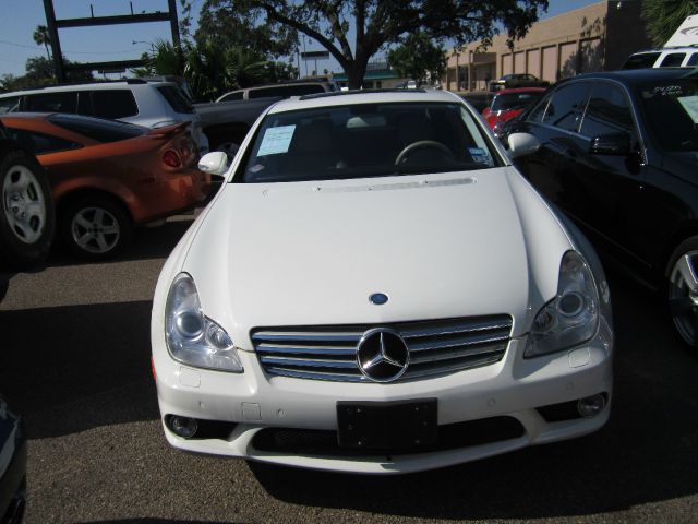 Mercedes-Benz CLS-Class Extended VERY LOW Miles Sedan