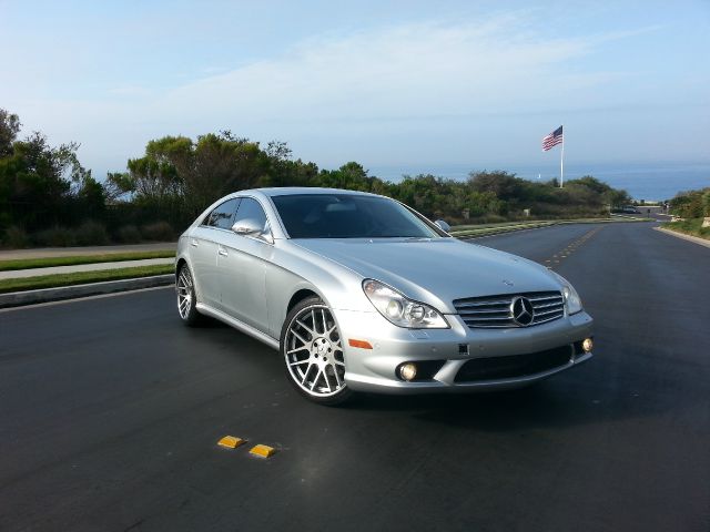 Mercedes-Benz CLS-Class Extended VERY LOW Miles Sedan