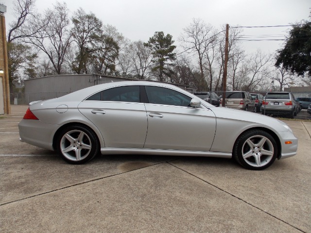 Mercedes-Benz CLS-Class Extended VERY LOW Miles Sedan
