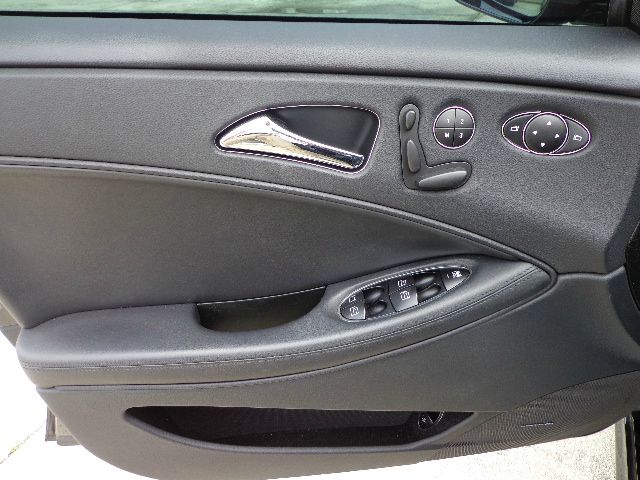 Mercedes-Benz CLS-Class 2009 photo 19