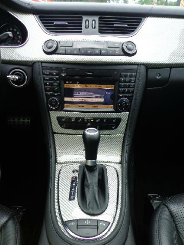Mercedes-Benz CLS-Class 2009 photo 27