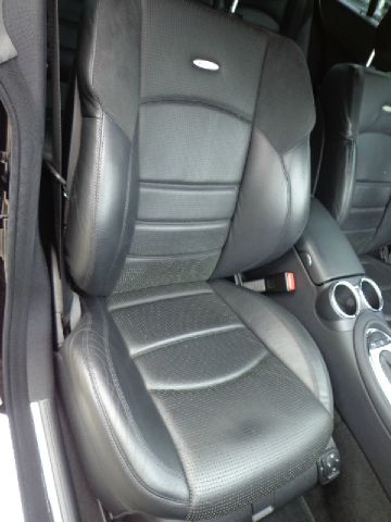 Mercedes-Benz CLS-Class 2009 photo 41