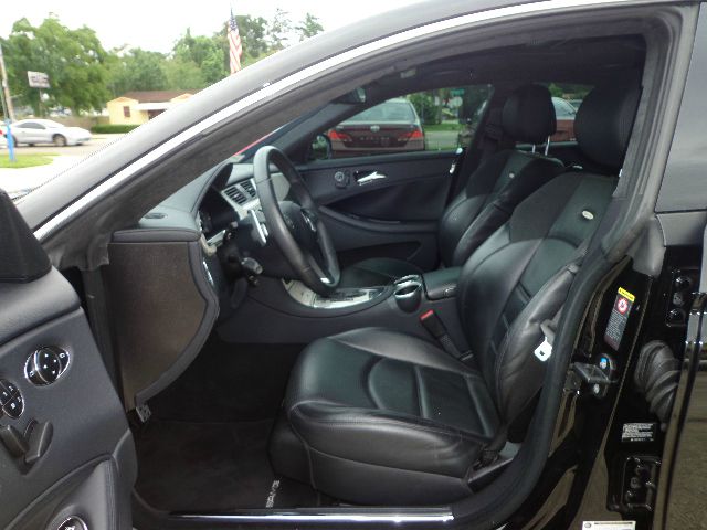 Mercedes-Benz CLS-Class 2009 photo 45