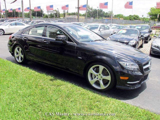 Mercedes-Benz CLS-Class Crewcab Shortbox 4x4 Sedan