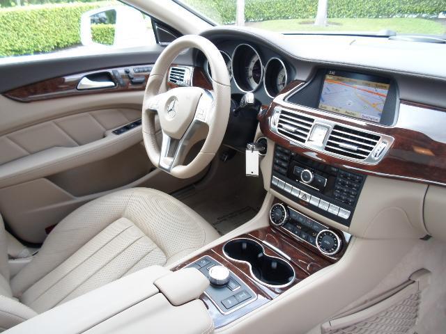 Mercedes-Benz CLS-Class 2012 photo 4