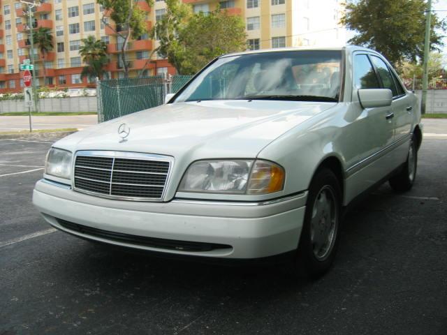 Mercedes-Benz C Class Clk350 Coupe Sedan