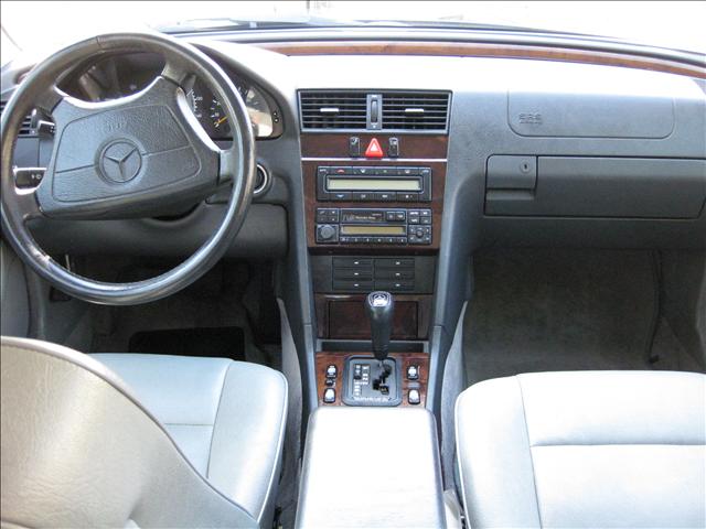 Mercedes-Benz C Class 1998 photo 3