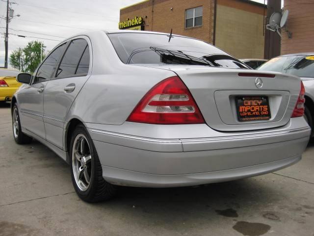 Mercedes-Benz C Class 2002 photo 1