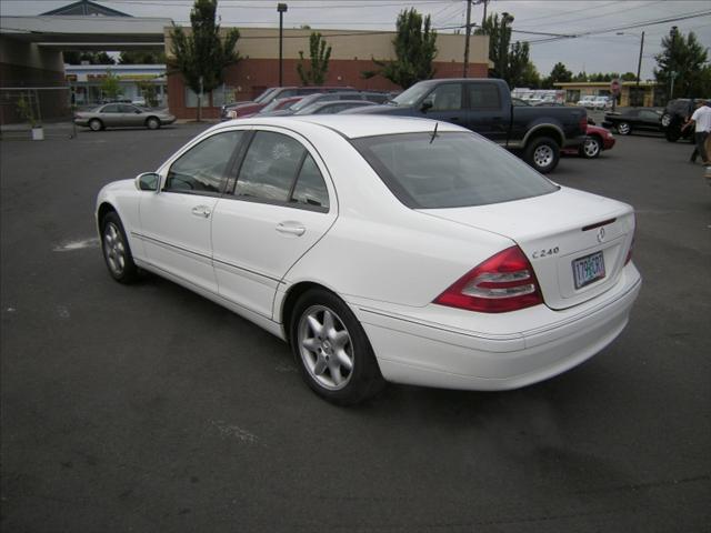 Mercedes-Benz C Class 2002 photo 1
