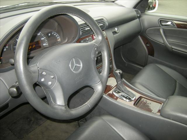 Mercedes-Benz C Class 2002 photo 2