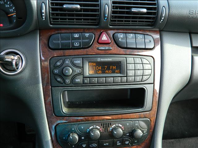 Mercedes-Benz C Class 2002 photo 4