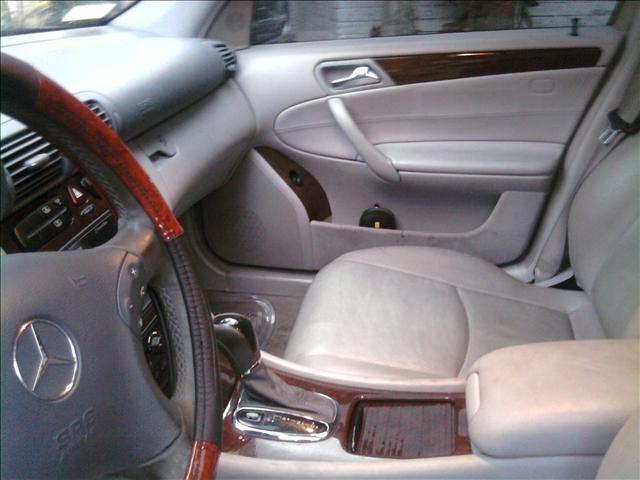 Mercedes-Benz C Class 2003 photo 4