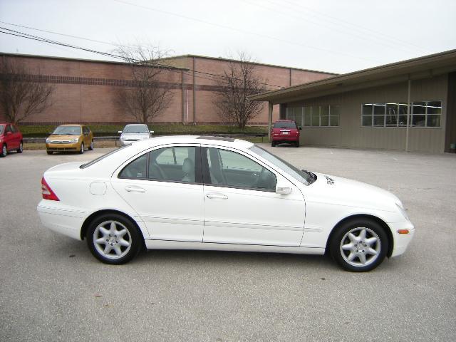 Mercedes-Benz C Class 2003 photo 3