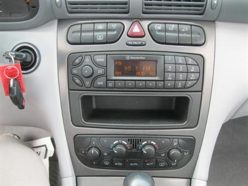 Mercedes-Benz C Class 2004 photo 1