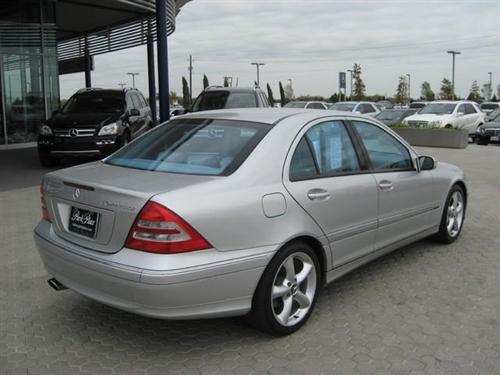 Mercedes-Benz C Class 2004 photo 2