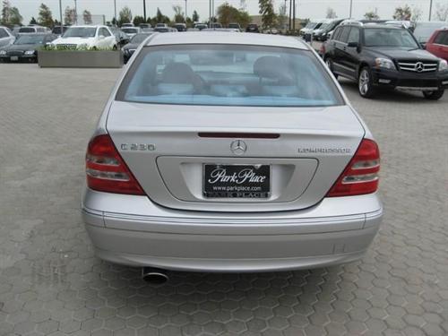 Mercedes-Benz C Class 2004 photo 3