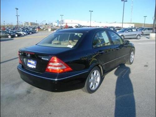 Mercedes-Benz C Class 2004 photo 4