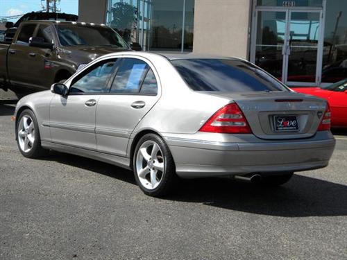 Mercedes-Benz C Class 2004 photo 4