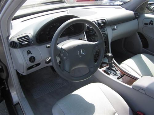 Mercedes-Benz C Class 2004 photo 1