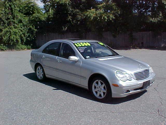 Mercedes-Benz C Class 2004 photo 2