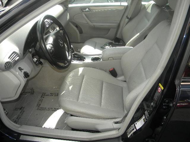 Mercedes-Benz C Class 2006 photo 4