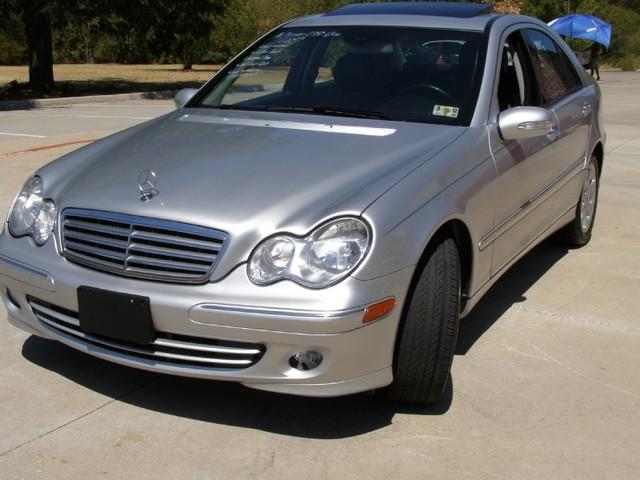 Mercedes-Benz C Class 2006 photo 2