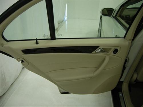 Mercedes-Benz C Class 2007 photo 2
