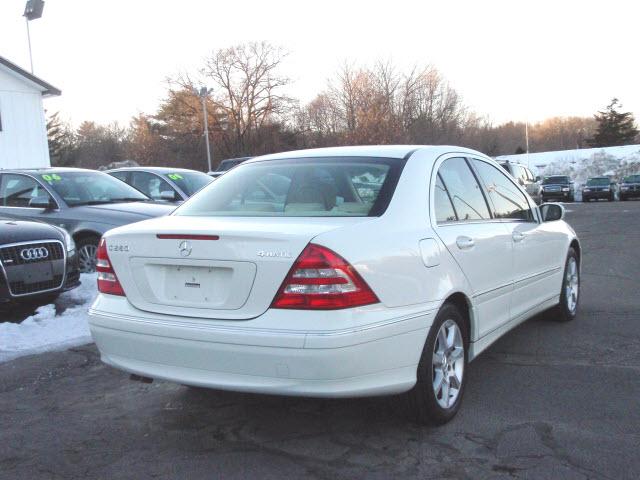 Mercedes-Benz C Class 2007 photo 2