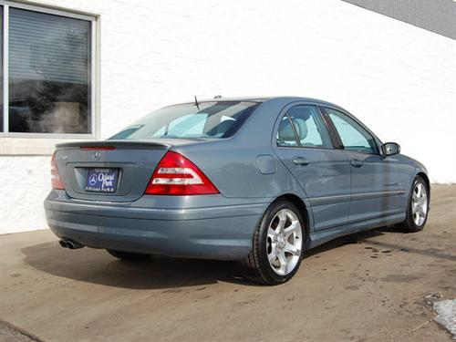 Mercedes-Benz C Class 2007 photo 2