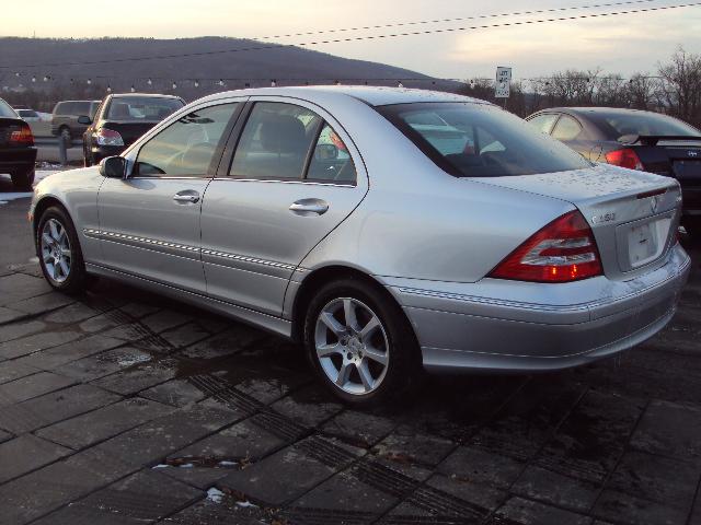 Mercedes-Benz C Class 2007 photo 2