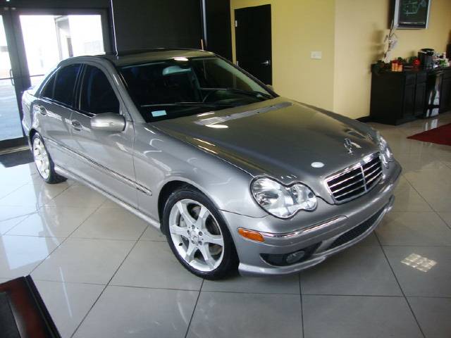 Mercedes-Benz C Class V8 - AWD Sedan