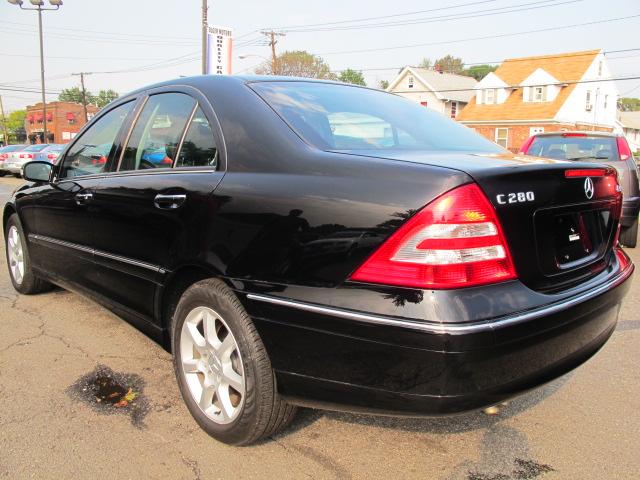 Mercedes-Benz C Class 2007 photo 2