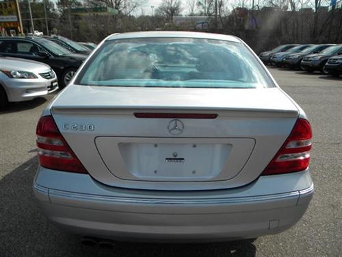 Mercedes-Benz C Class 2007 photo 2