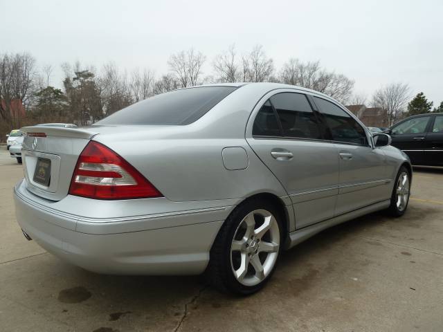 Mercedes-Benz C Class 2007 photo 2