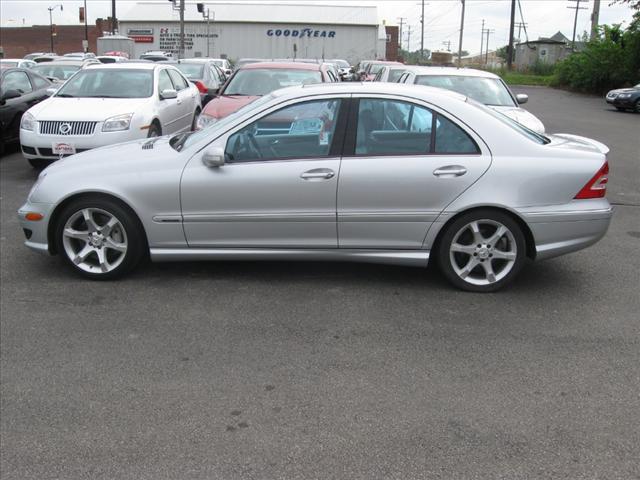 Mercedes-Benz C Class 2007 photo 2