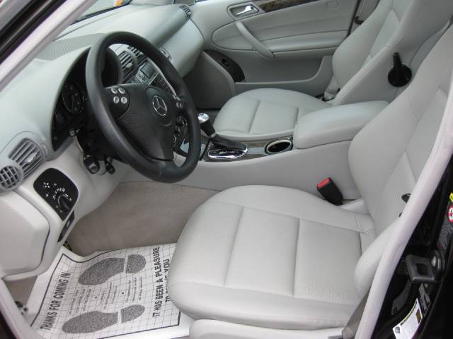 Mercedes-Benz C Class 2007 photo 4