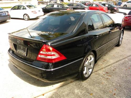 Mercedes-Benz C Class 2007 photo 2